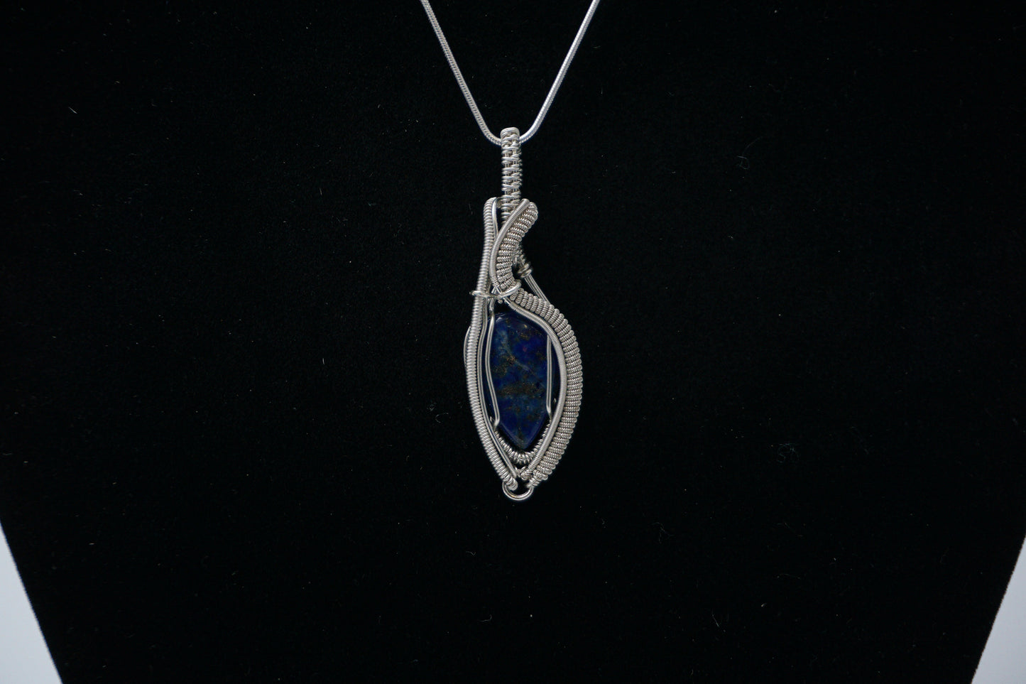 925 Silver Pendant Lapis Lazuli "Coiled"